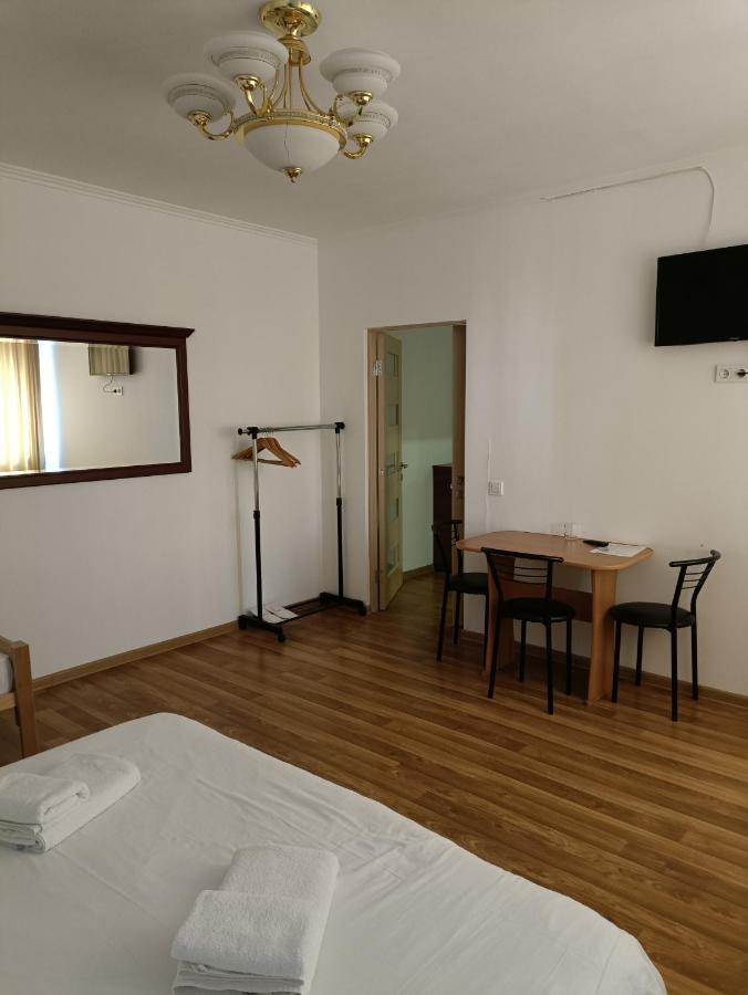 Hotel Mirage Černovice Exteriér fotografie